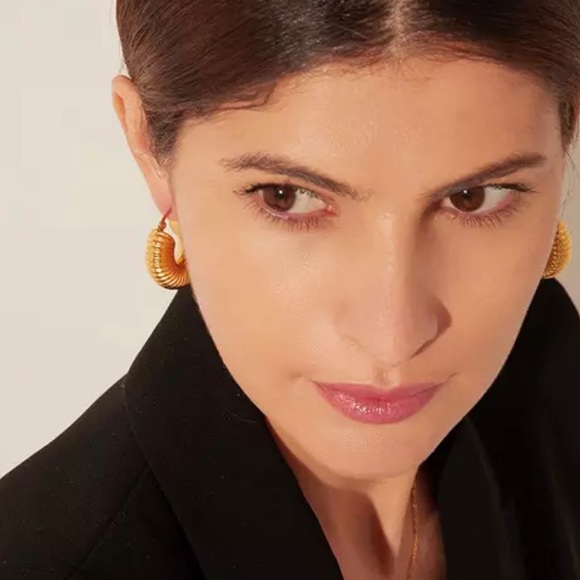 18k gold plated Round Chunky Hoop Stainless Steel earrings - Picture 5 of 7